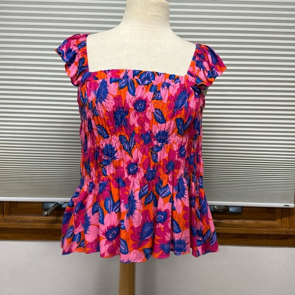 Rose & Olive NWT Pink Floral Print Smocked
Wide Ruffle Strap Top Size Small